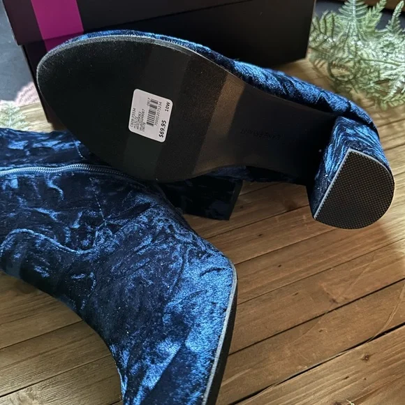 NIB Lane Bryant Velvet Blue Booties - Picture 4 of 5